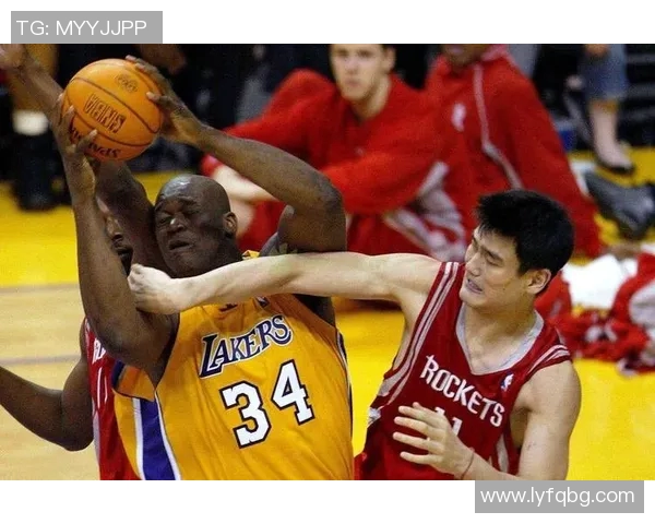 姚明传奇时刻回顾：从篮球场到人生舞台的辉煌历程