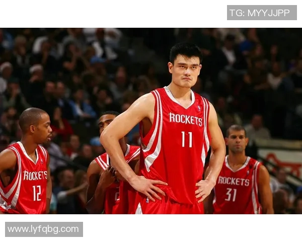 白袜姚明的传奇之路:从篮球场到时尚舞台的跨界探索与影响 白袜姚明的传奇之路:从篮球场到时尚舞台的跨界探索与影响