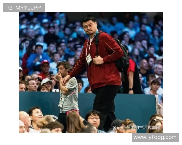 姚明亲自签名尤纳斯合约开启新篇章篮球传奇再续辉煌