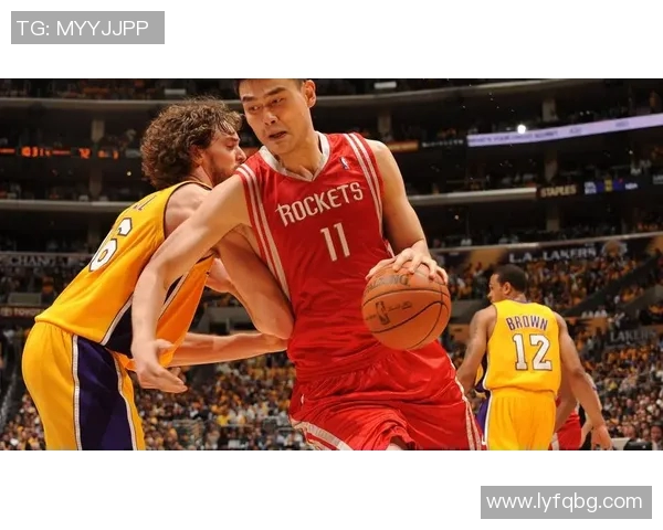 1819赛季姚明重返赛场展现传奇风采引发球迷热议与期待