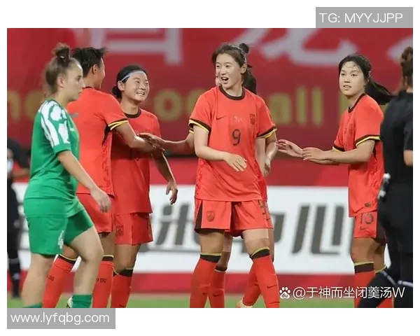 女足球明星风采大赏展现她们在绿茵场上的魅力与实力